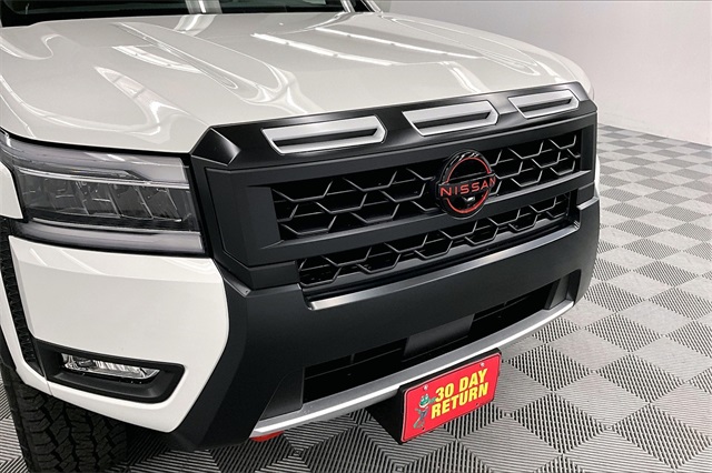 2025 Nissan Frontier PRO-4X photo 12