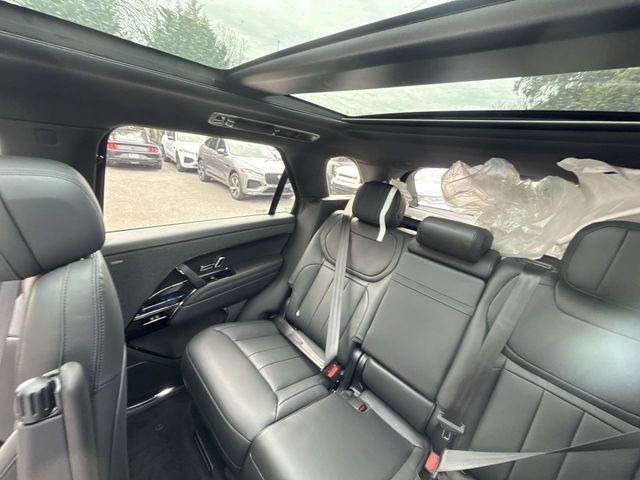 2025 Land Rover Range Rover Sport SE photo 3