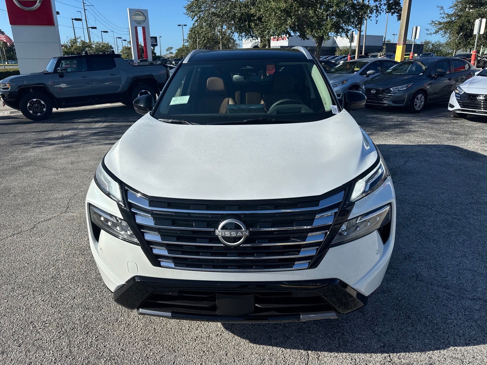 2026 Nissan Rogue Platinum photo 3