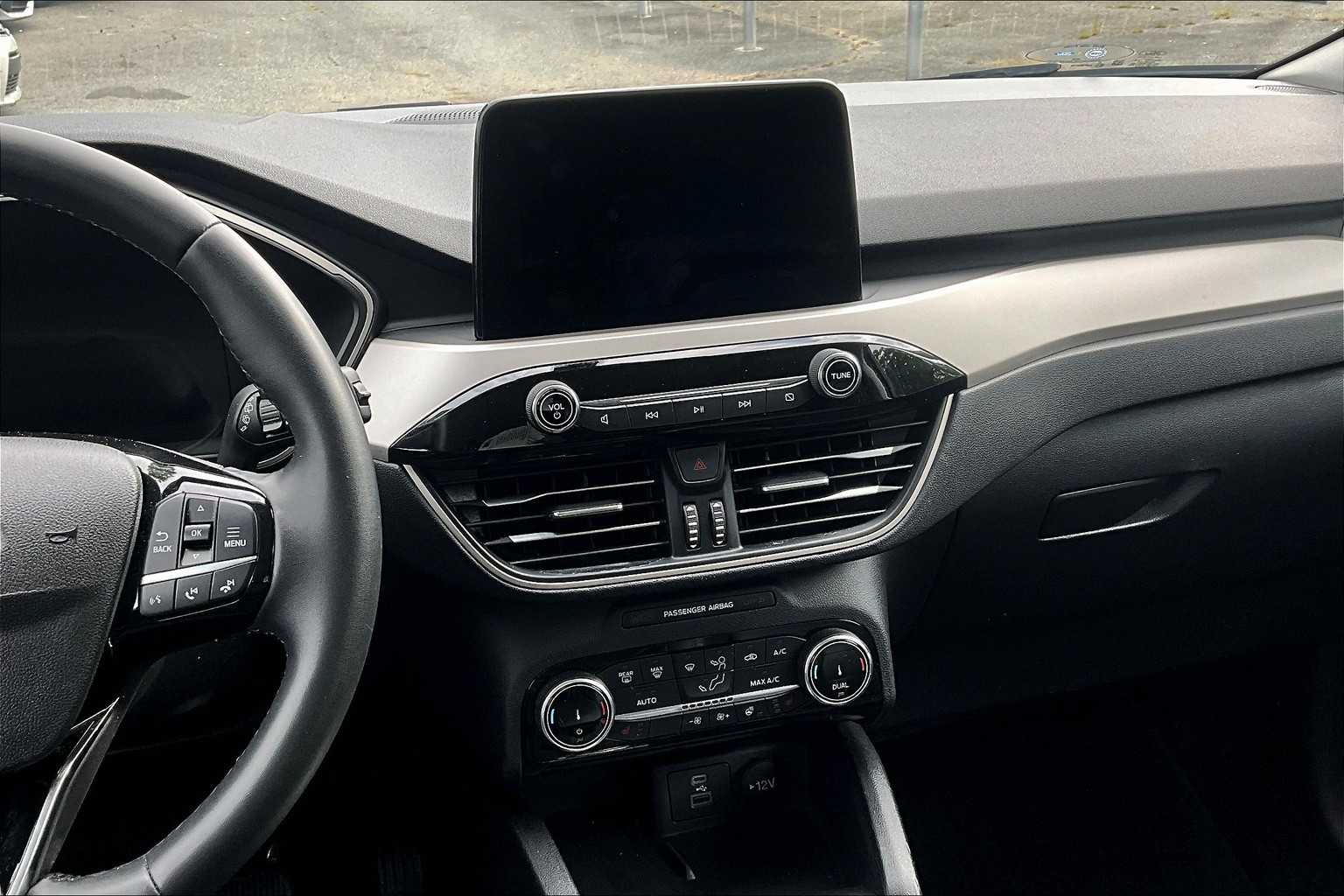 2022 Ford Escape SEL photo 5