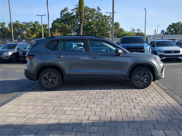 2025 Volkswagen Taos S photo 3