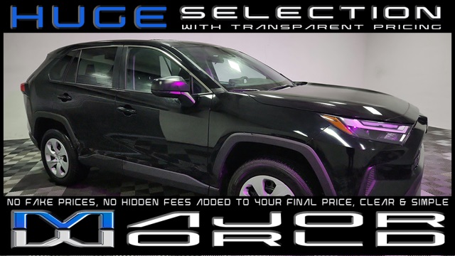 2025 Toyota RAV4 LE's photo