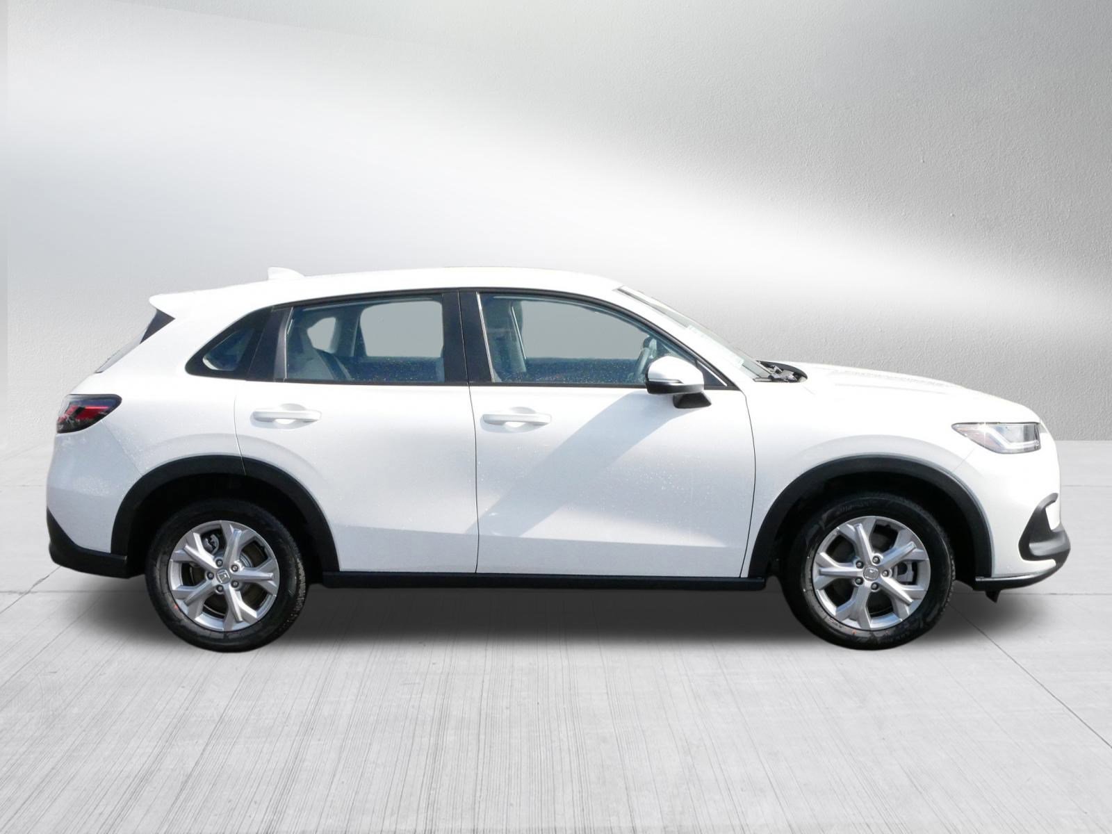 2025 Honda HR-V LX photo 7