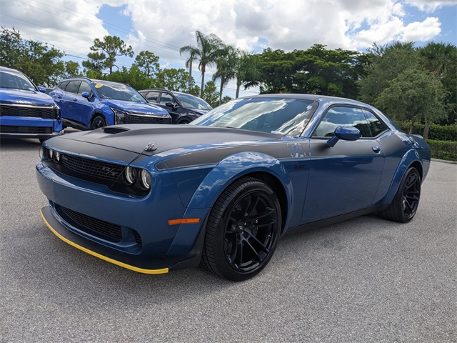 2023 Dodge Challenger R/T Scat Pack Widebody photo 2