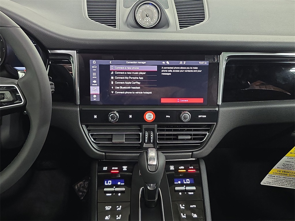 2026 Porsche Macan T photo 16