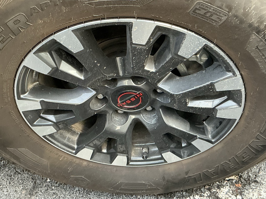 2024 Nissan Titan PRO-4X photo 5