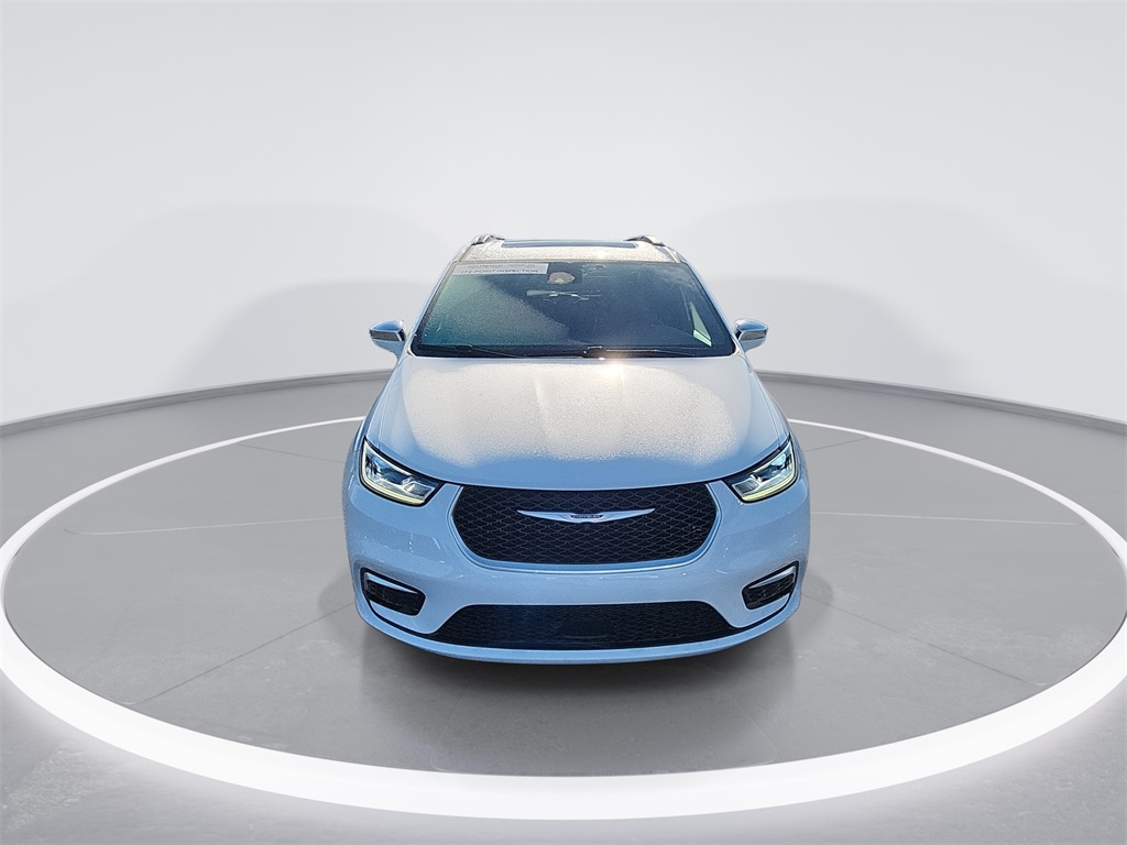 2024 Chrysler Pacifica Pinnacle photo 3