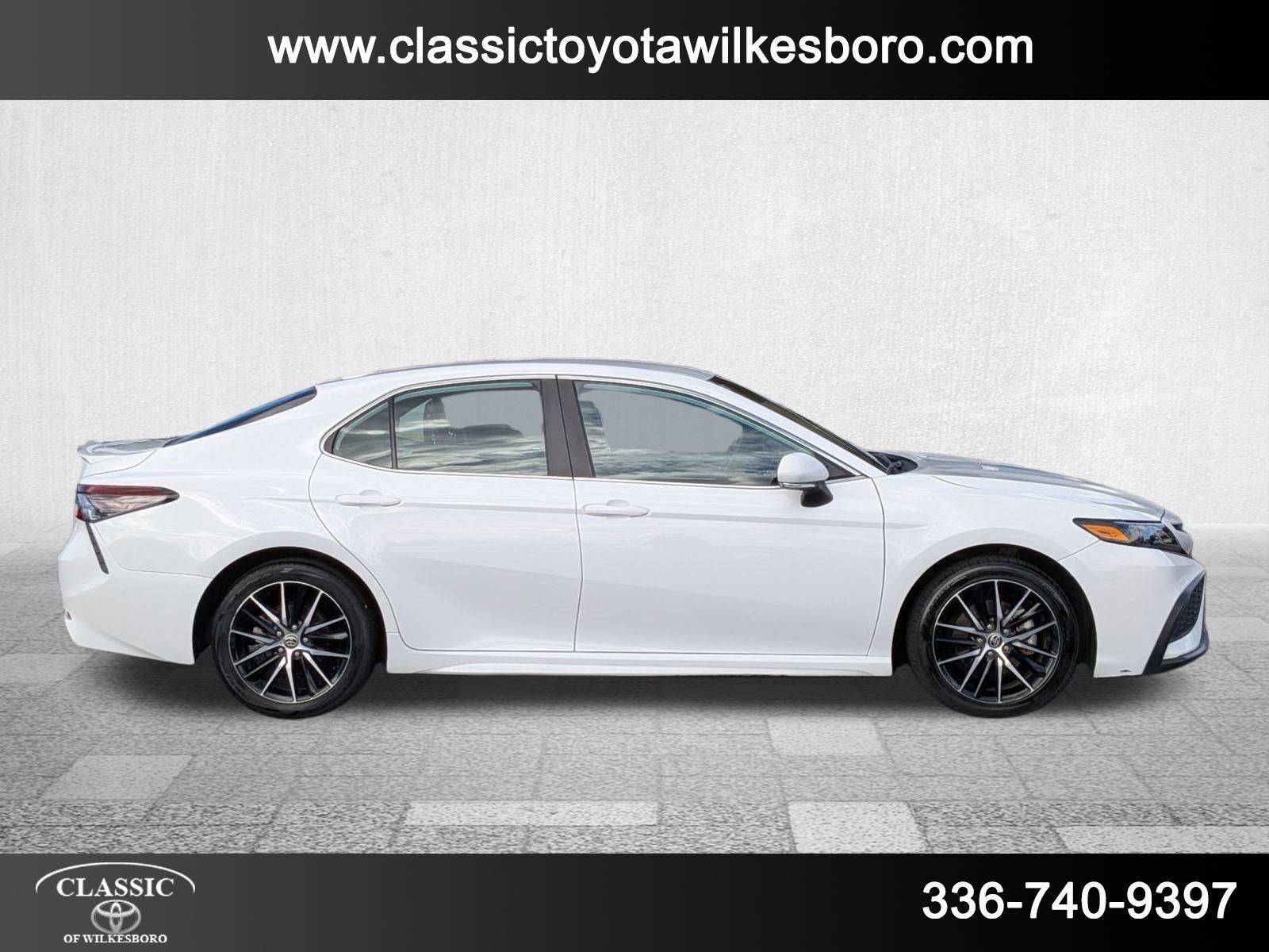 2023 Toyota Camry SE photo 4