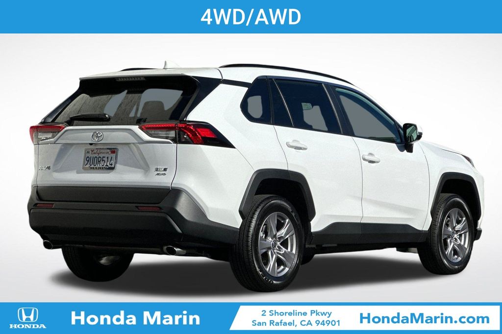 2025 Toyota RAV4 XLE photo 2