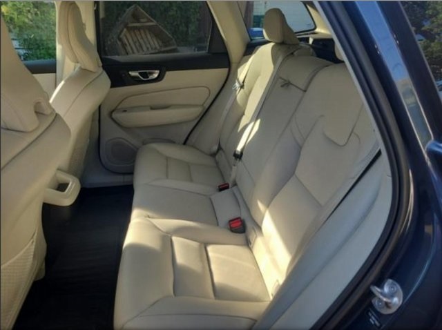 2023 Volvo XC60 B5 Plus photo 3