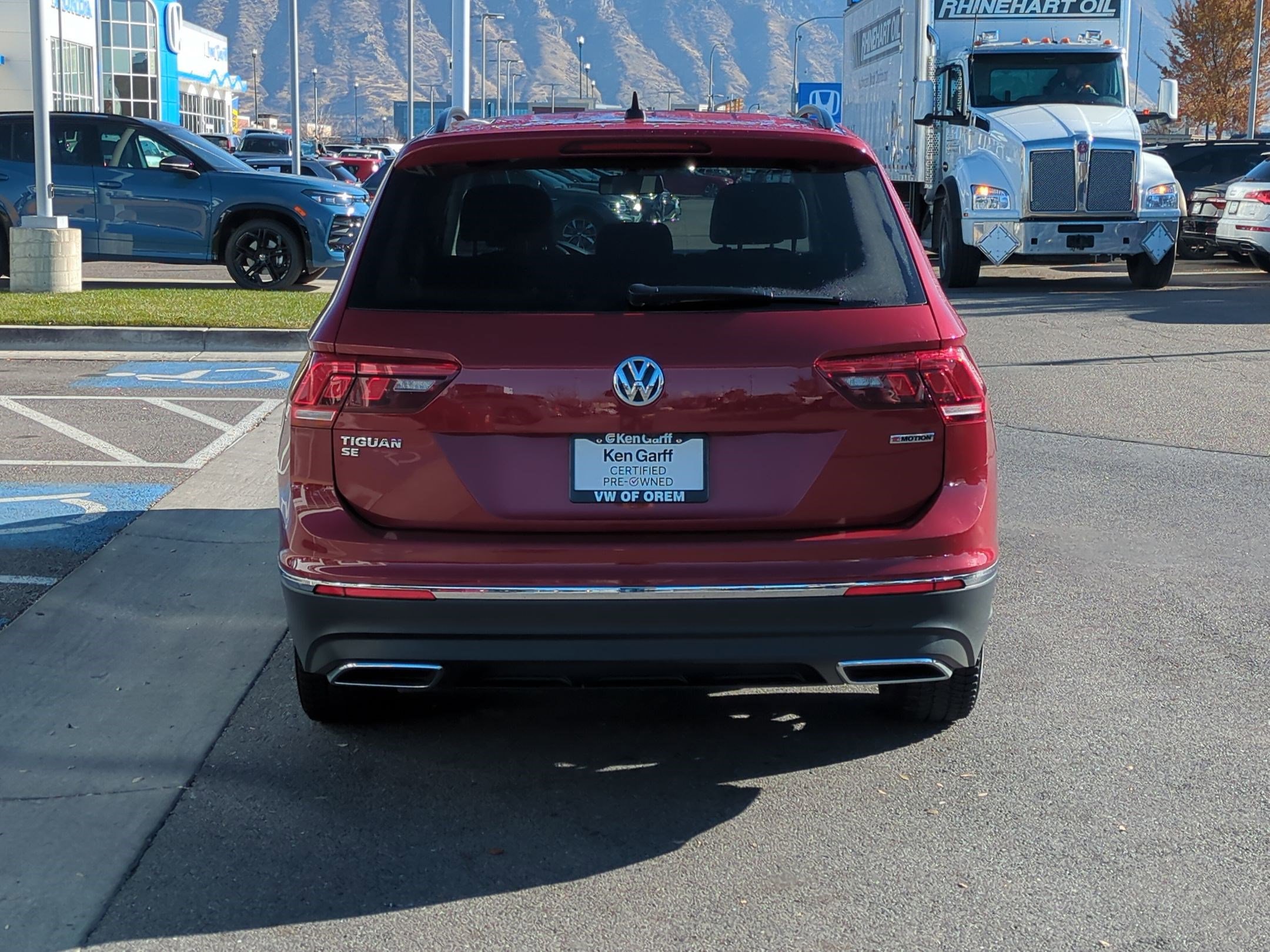 2021 Volkswagen Tiguan R-Line Black SEL photo 4