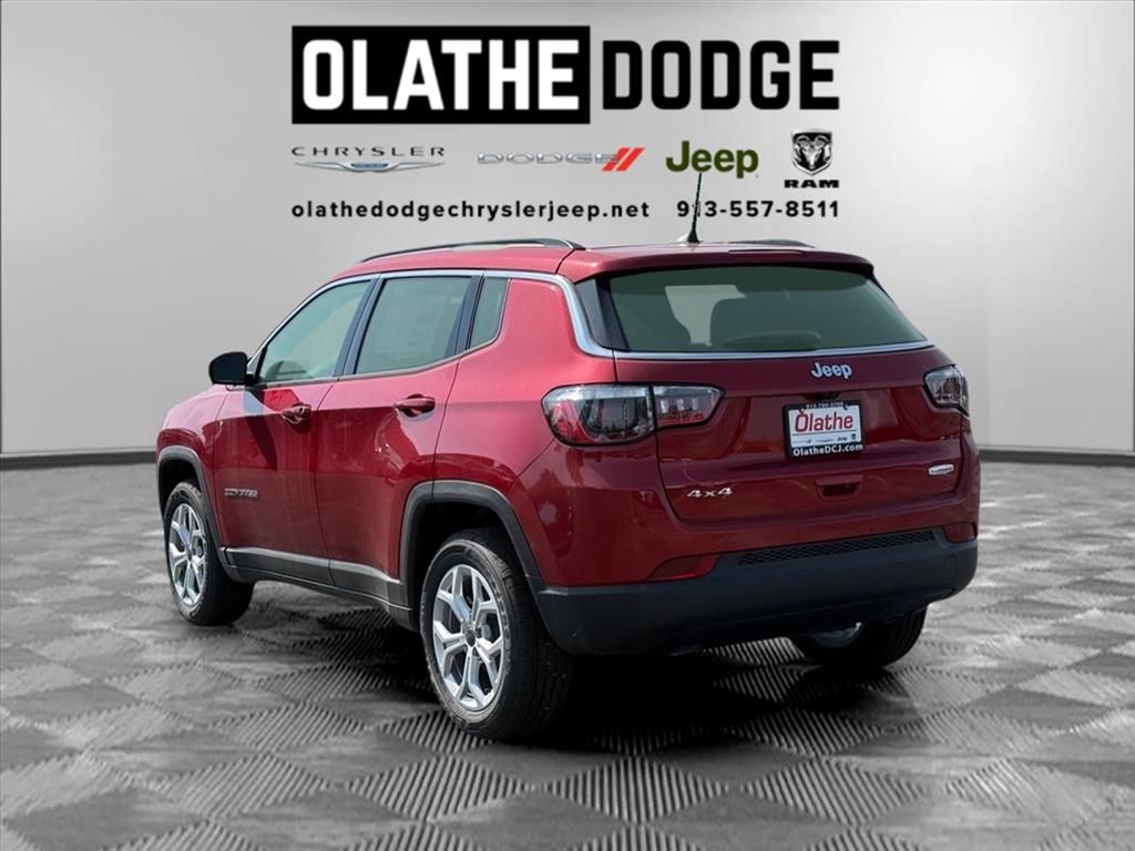 2025 Jeep Compass North Edition Latitude photo 3