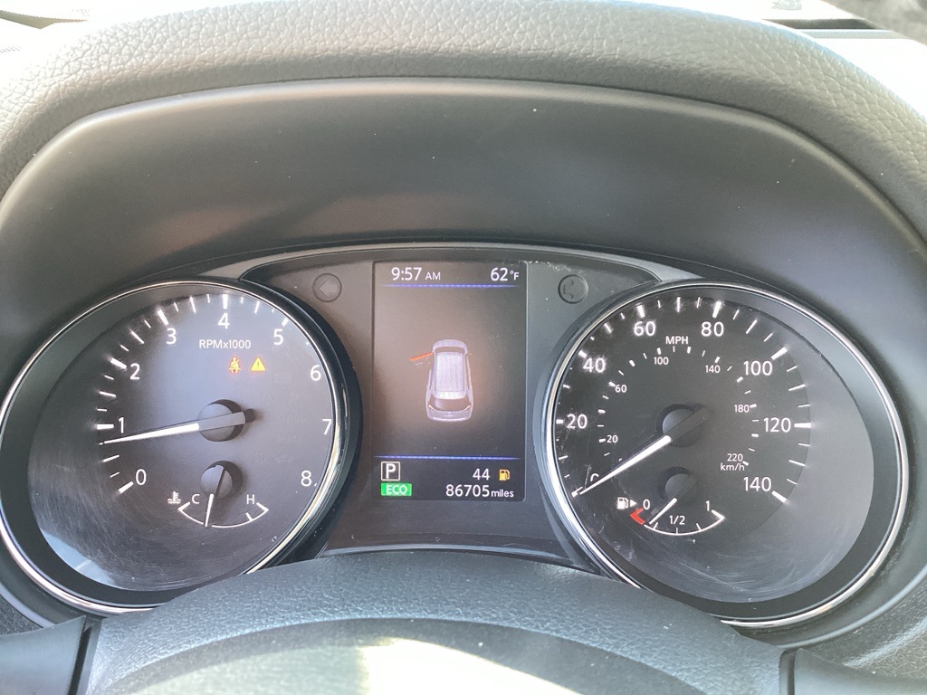 2019 Nissan Rogue SV photo 17