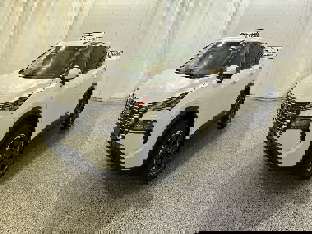 2026 Nissan Rogue SV photo 4