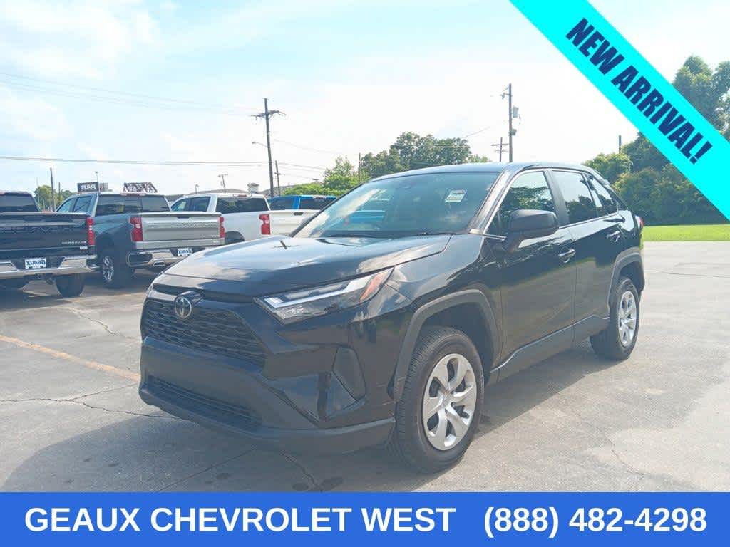 2023 Toyota RAV4 LE photo 2