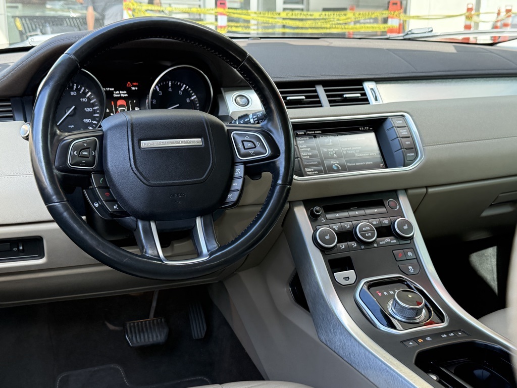 2015 Land Rover Range Rover Evoque Pure photo 26