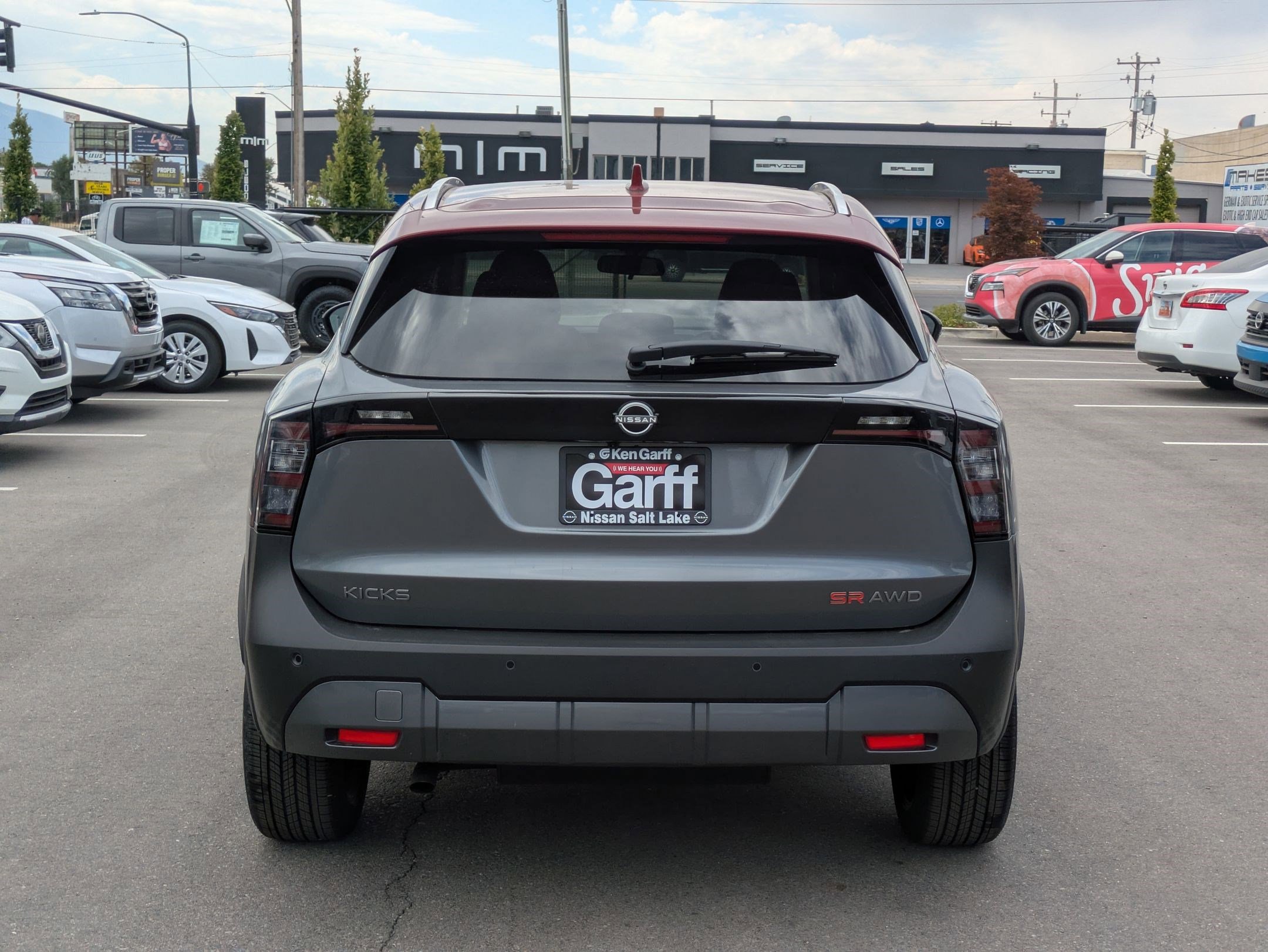 2025 Nissan Kicks SR photo 3