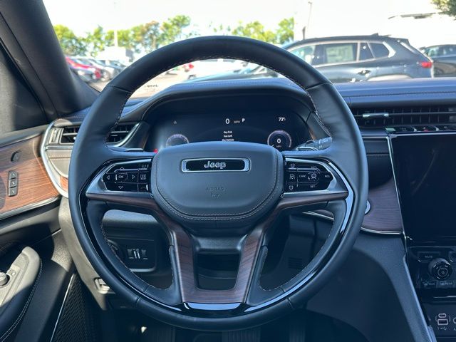 2025 Jeep Grand Cherokee Summit photo 19