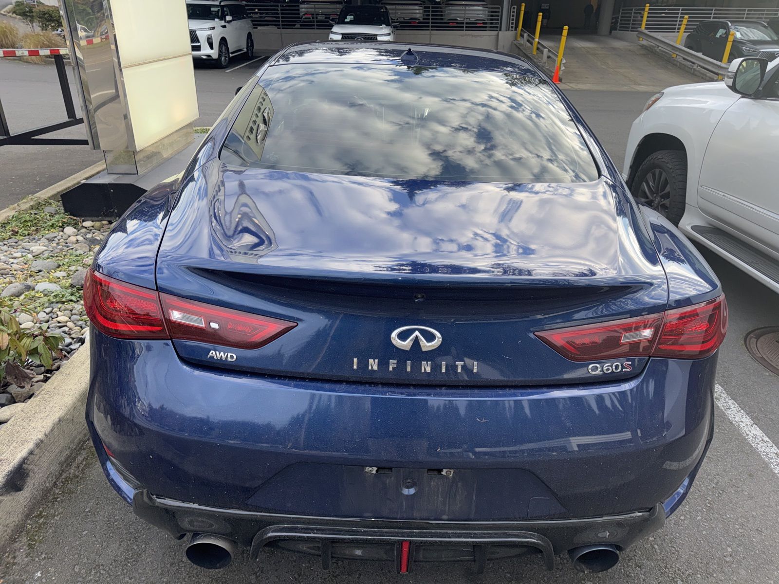 2017 Infiniti Q60 Red Sport 400 photo 2