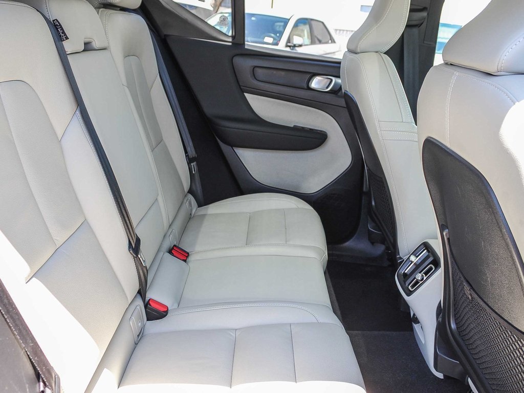 2023 Volvo XC40 Plus photo 18