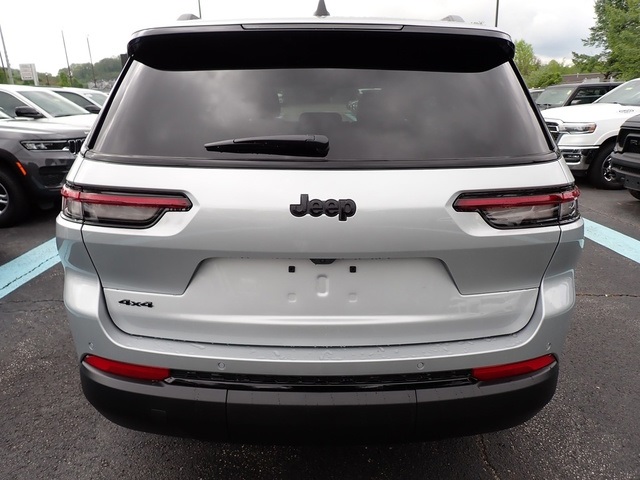 2025 Jeep Grand Cherokee Altitude X photo 2