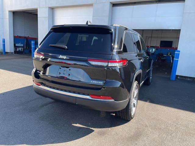 2025 Jeep Grand Cherokee Limited photo 5