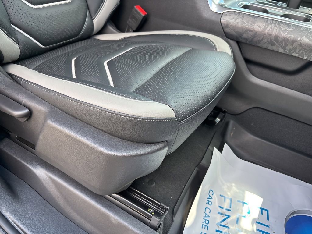 2025 Chevrolet Silverado 1500 RST photo 38