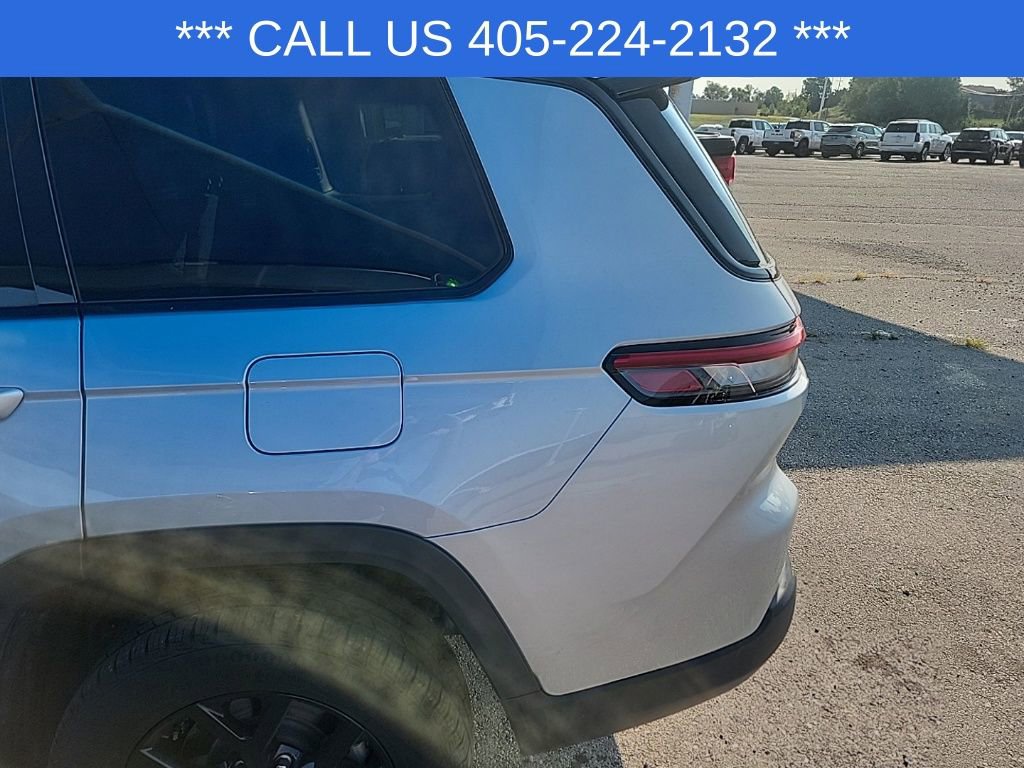 2024 Jeep Grand Cherokee Altitude photo 6