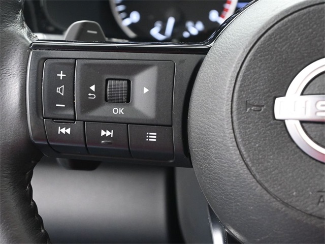 2022 Nissan Pathfinder SL photo 2