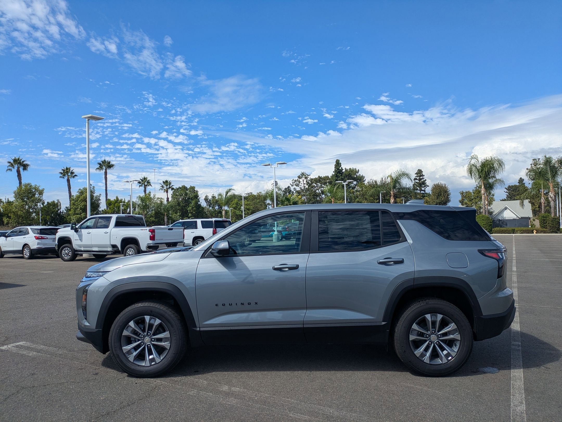 2026 Chevrolet Equinox LT photo 2