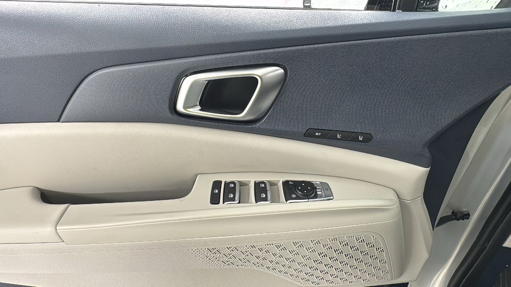 2026 Kia Carnival EX photo 21