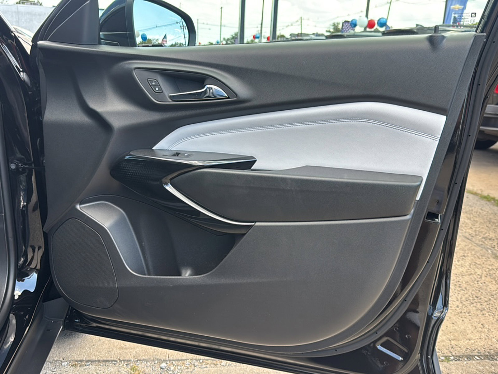2025 Chevrolet Trax LT photo 19