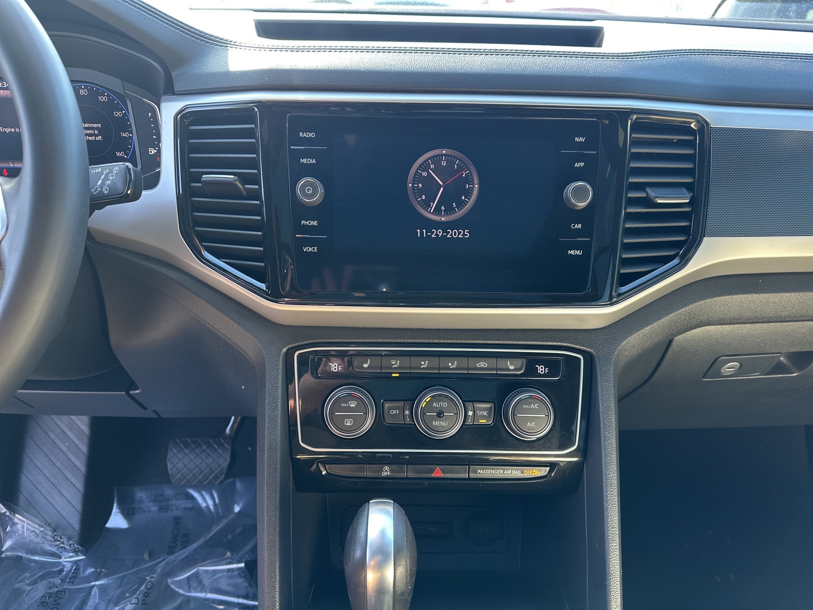 2021 Volkswagen Atlas Cross Sport SEL photo 4