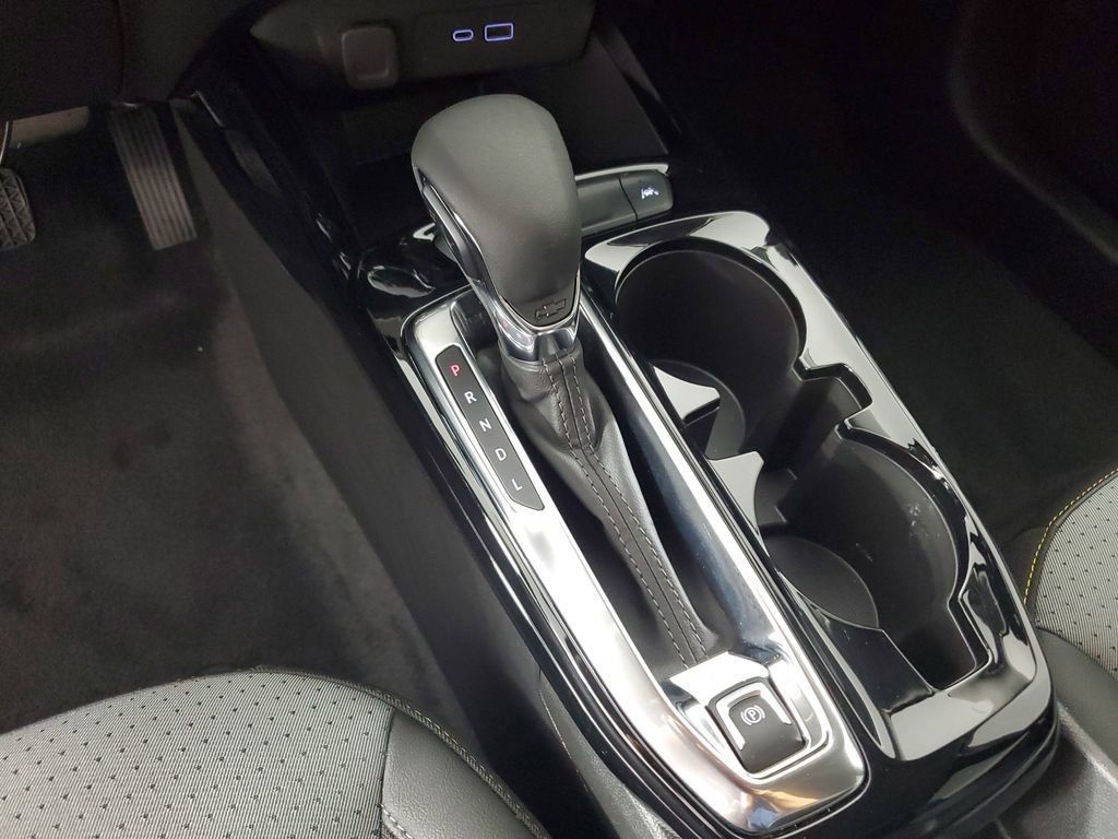 2025 Chevrolet Trax LT photo 16