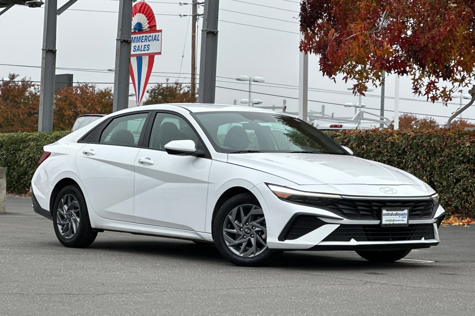 2024 Hyundai Elantra SEL photo 2