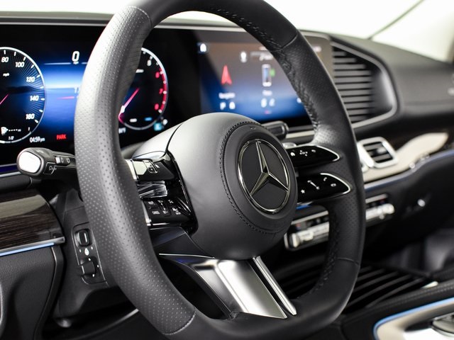 2026 Mercedes Benz GLS 450 4MATIC photo 17