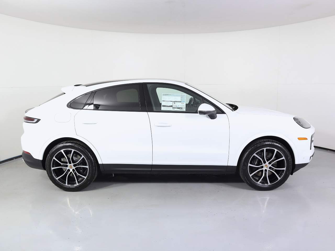 2025 Porsche Cayenne Coupe photo 8