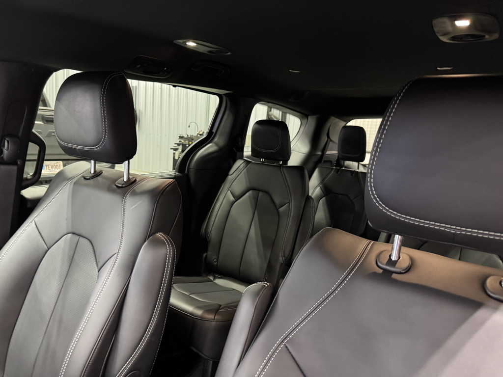 2026 Chrysler Voyager LX photo 4