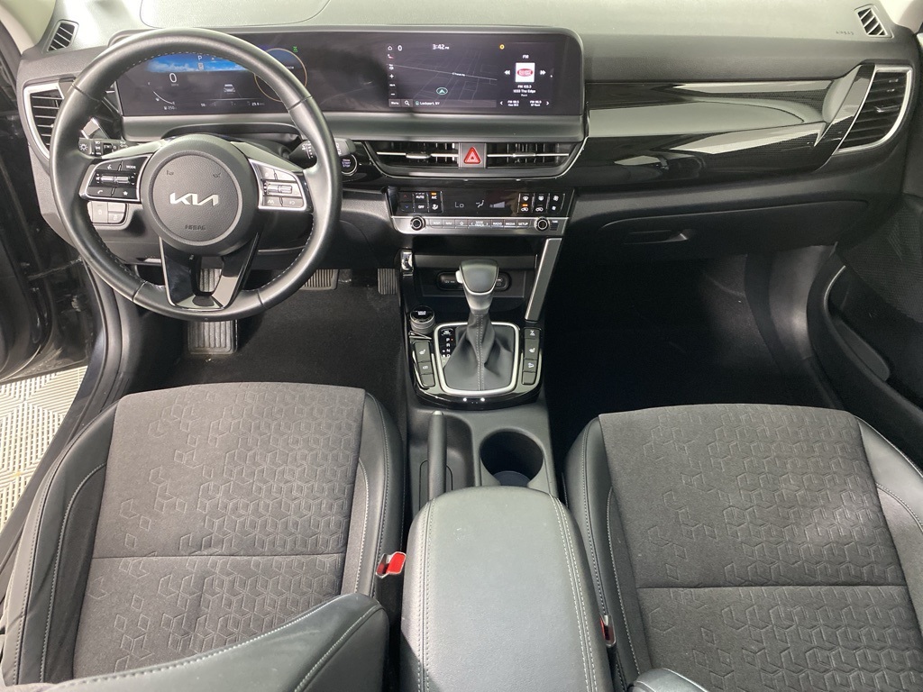 2024 Kia Seltos S photo 20