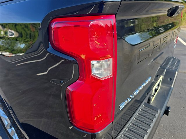 2025 Chevrolet Silverado RST photo 32