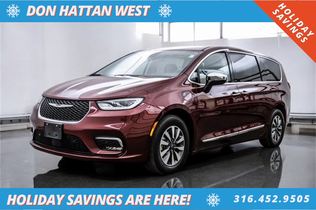 2023 Chrysler Pacifica Hybrid Limited's photo