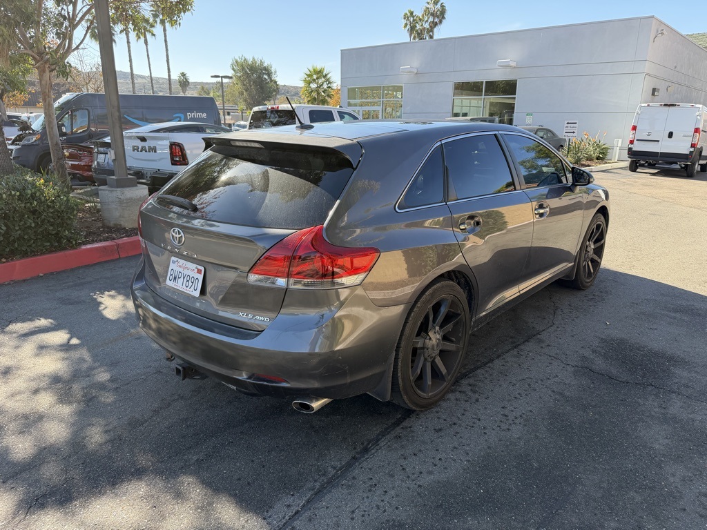 Used 2015 Gray Toyota XLE image 6