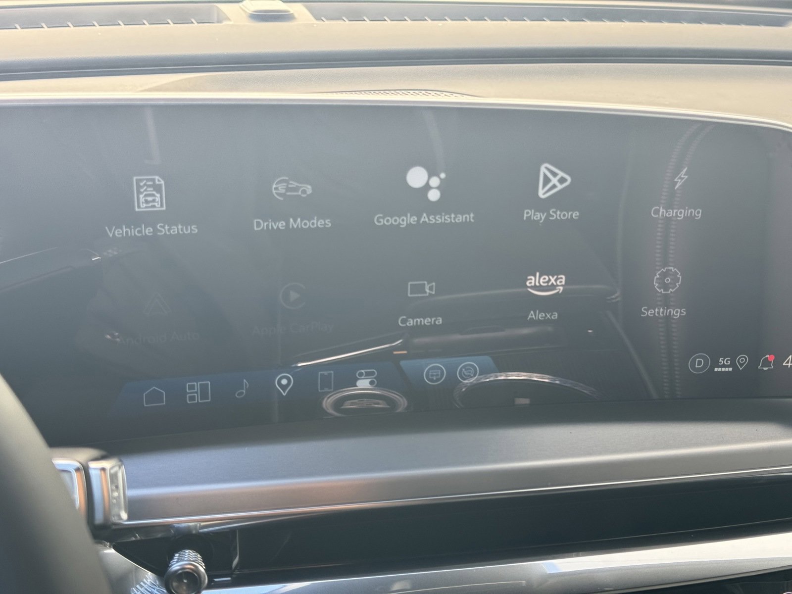 2025 Cadillac Lyriq Luxury photo 19