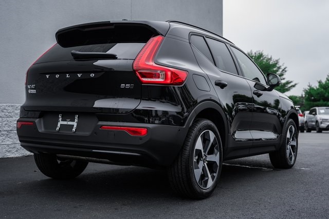 2026 Volvo XC40 AWD Plus photo 4