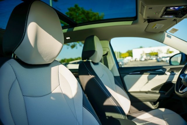 2025 Volkswagen Tiguan SE photo 36