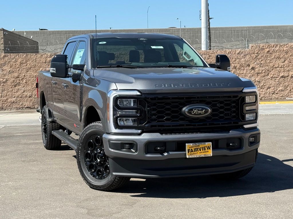 2026 Ford F-250 Lariat photo 2