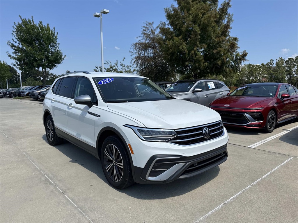 2024 Volkswagen Tiguan Wolfsburg Edition photo 3