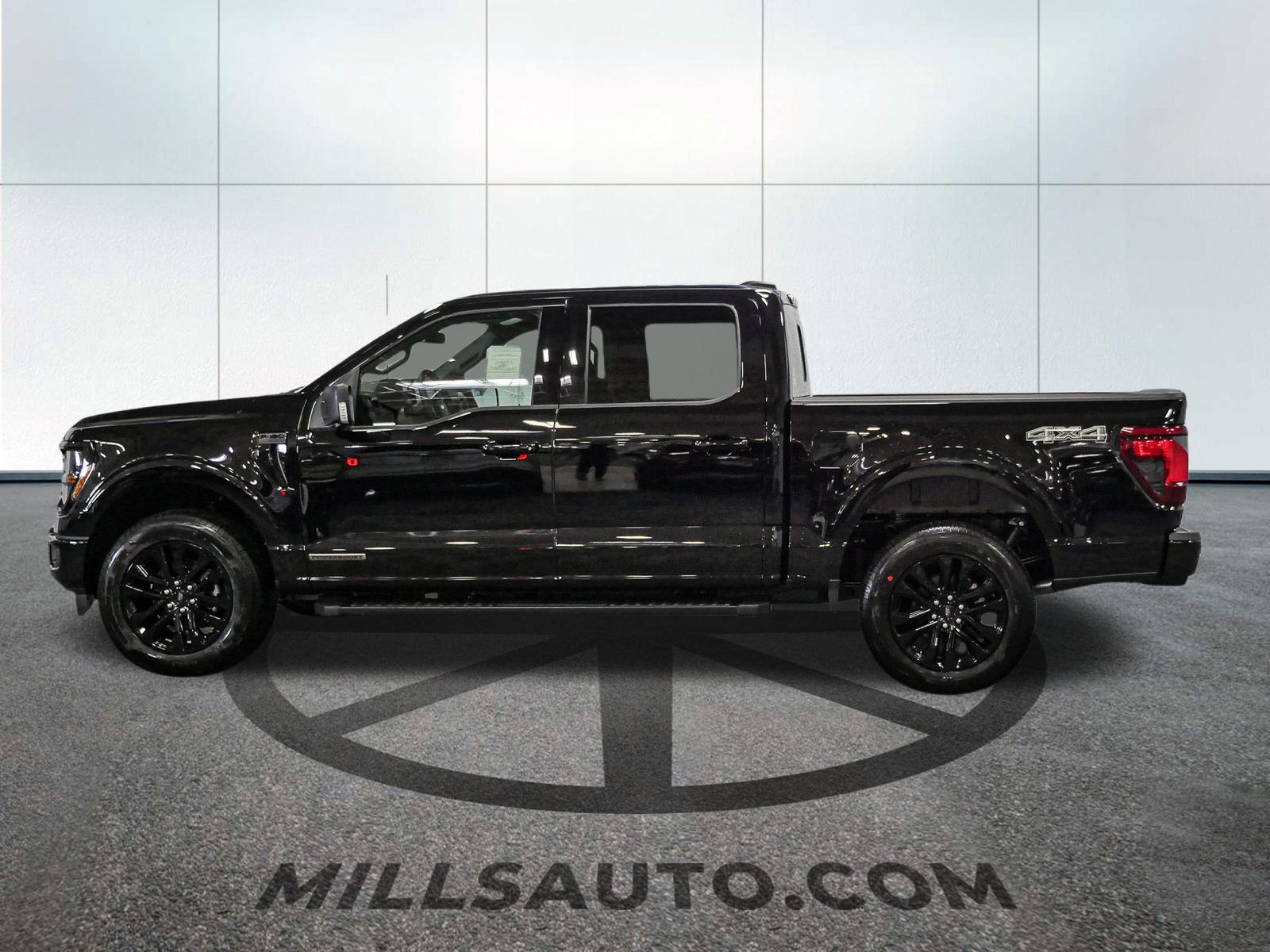 2025 Ford F-150 XLT photo 2