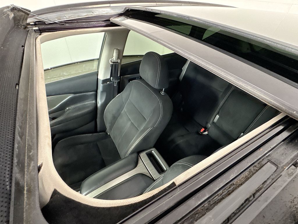 2016 Nissan Murano SV photo 25