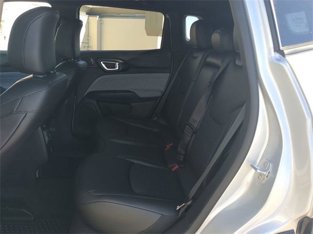 2025 Jeep Compass North Edition Latitude photo 13